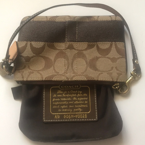 Coach Small Wristlet - Picture 9 of 12